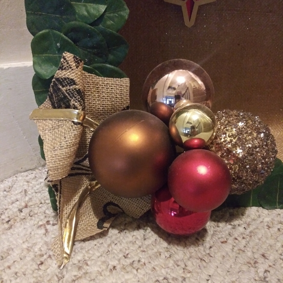 Rare Starbucks Store Christmas Display - Picture 2 of 7